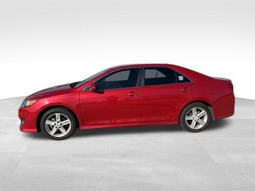 Barcelona Red Metallic 2012 Toyota Camry SE