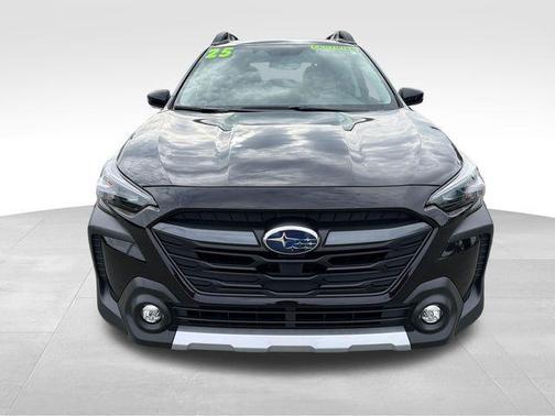 Crystal Black Silica 2025 Subaru Outback Limited