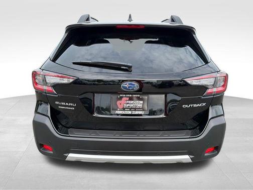 Crystal Black Silica 2025 Subaru Outback Limited