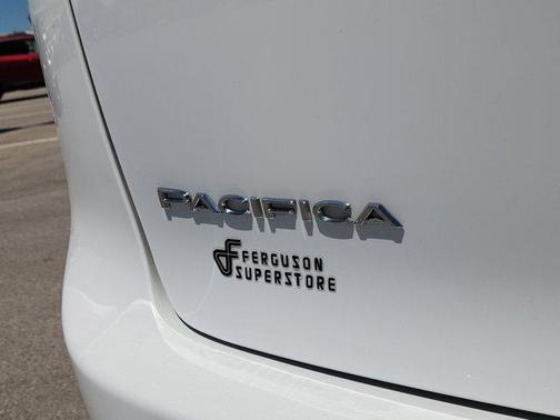 2021 Chrysler Pacifica Touring-L