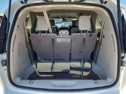 2021 Chrysler Pacifica Touring-L