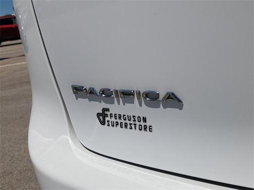 2021 Chrysler Pacifica Touring-L