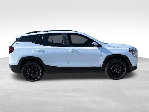 Summit White 2022 GMC Terrain SLE