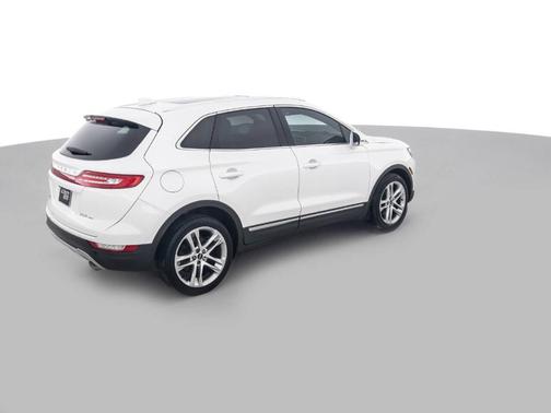 White 2017 Lincoln MKC Reserve