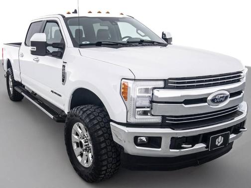 White 2019 Ford F-250 Lariat