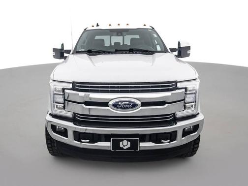 White 2019 Ford F-250 Lariat