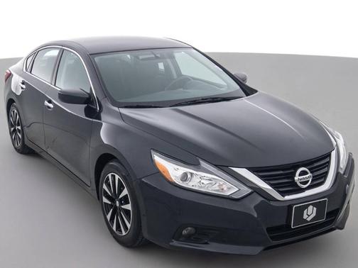 Black 2018 Nissan Altima 2.5 SV