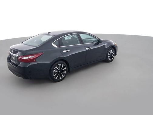 Black 2018 Nissan Altima 2.5 SV
