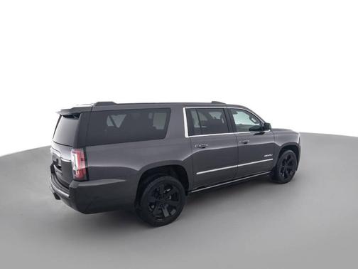Gray 2018 GMC Yukon XL Denali