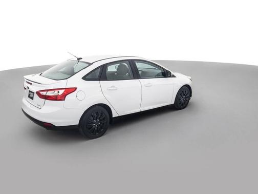 White 2013 Ford Focus SE