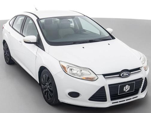 White 2013 Ford Focus SE