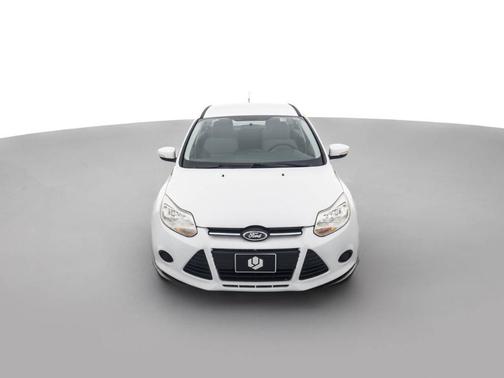 White 2013 Ford Focus SE
