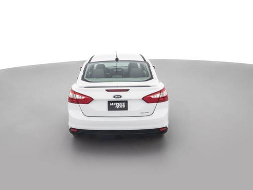 White 2013 Ford Focus SE