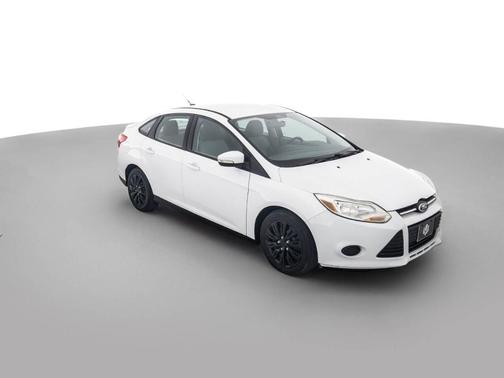 White 2013 Ford Focus SE