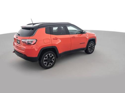 Orange 2019 Jeep Compass Trailhawk