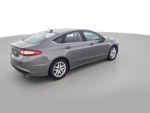 Gray 2013 Ford Fusion SE