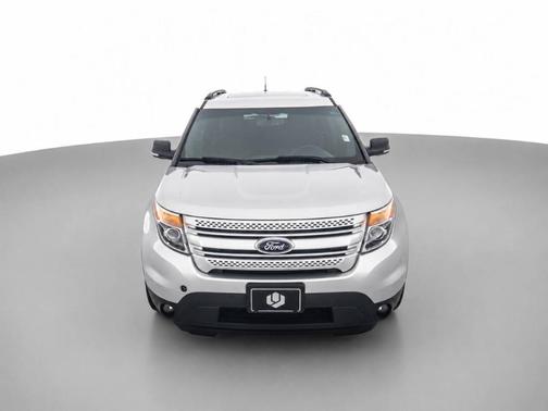 Silver 2013 Ford Explorer XLT