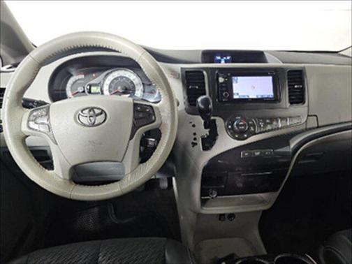 2013 Toyota Sienna SE