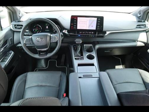2023 Toyota Sienna XSE 7 Passenger