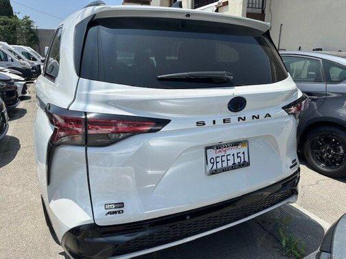 2023 Toyota Sienna XSE 7 Passenger