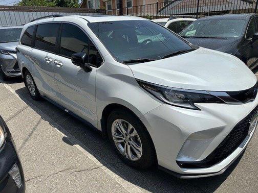 2023 Toyota Sienna XSE 7 Passenger