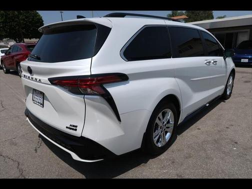 2023 Toyota Sienna XSE 7 Passenger