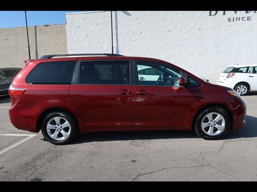 2015 Toyota Sienna LE