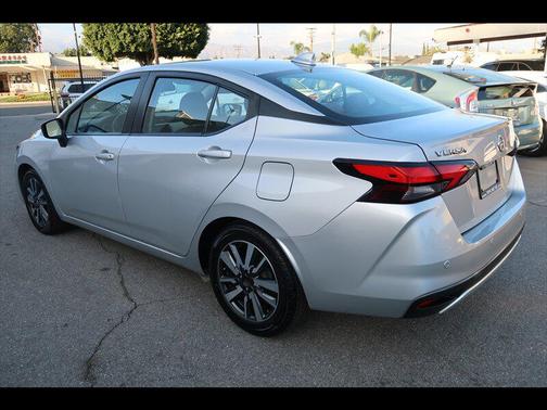 2021 Nissan Versa 1.6 SV