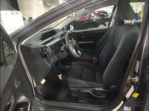 2016 Toyota Prius c Three