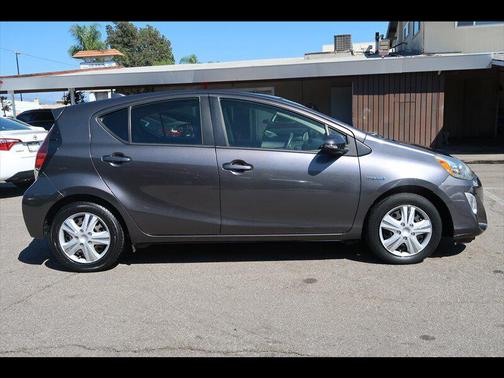 2016 Toyota Prius c Three