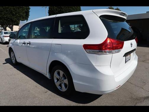 2011 Toyota Sienna LE