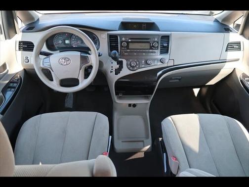 2011 Toyota Sienna LE