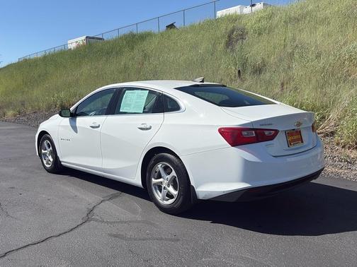 2017 Chevrolet Malibu 1LS