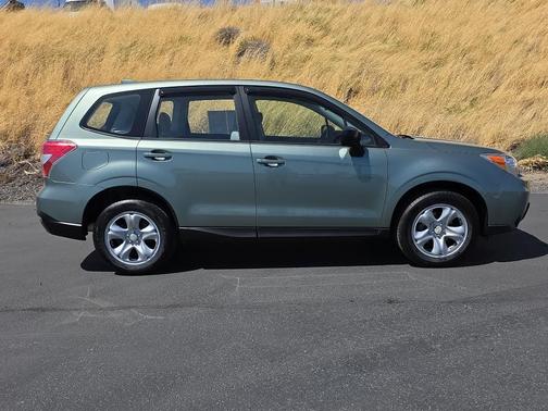 2016 Subaru Forester 2.5i