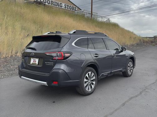 2023 Subaru Outback Touring XT