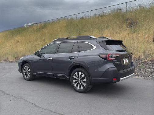 2023 Subaru Outback Touring XT