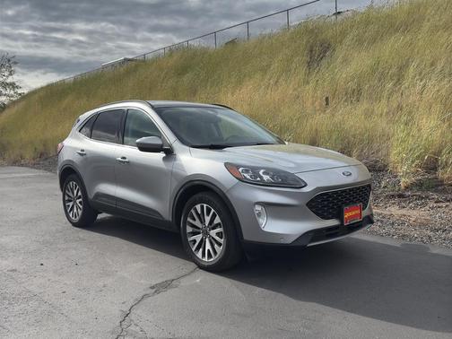 2022 Ford Escape Titanium