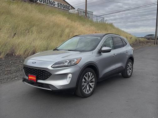 2022 Ford Escape Titanium