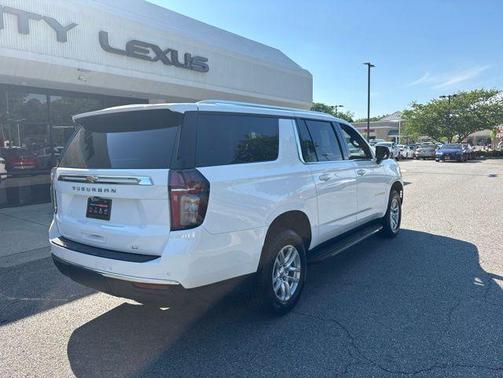 Summit White 2024 Chevrolet Suburban LT
