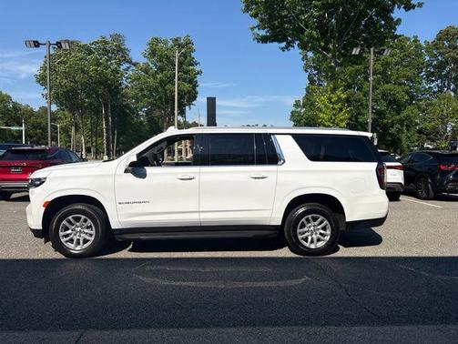 Summit White 2024 Chevrolet Suburban LT