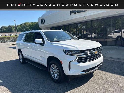 Summit White 2024 Chevrolet Suburban LT