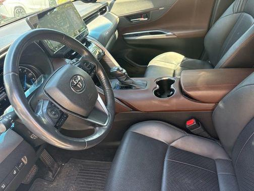 Blizzard Pearl 2021 Toyota Venza Limited