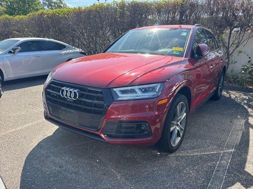 Matador Red Metallic 2019 Audi Q5 2.0T Prestige