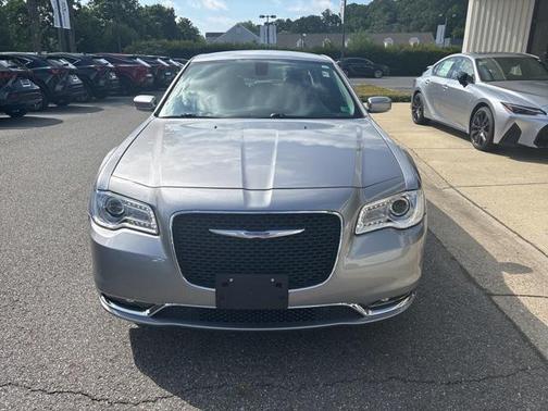 2017 Chrysler 300 Limited