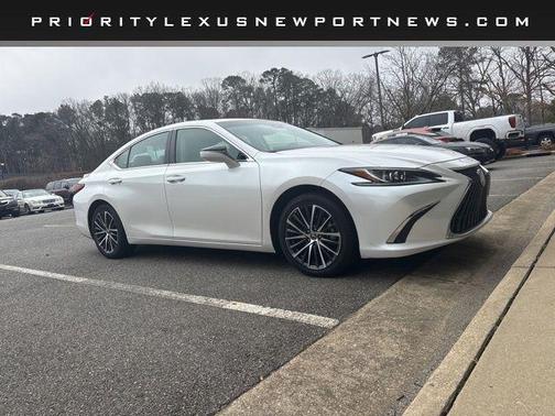 Eminent White Pearl 2024 Lexus ES 300h Base