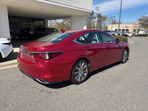 Matador Red Mica 2019 Lexus ES 350 Base
