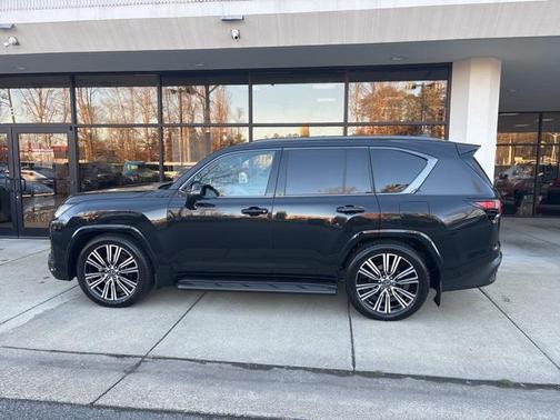 2026 Lexus LX 700h Luxury