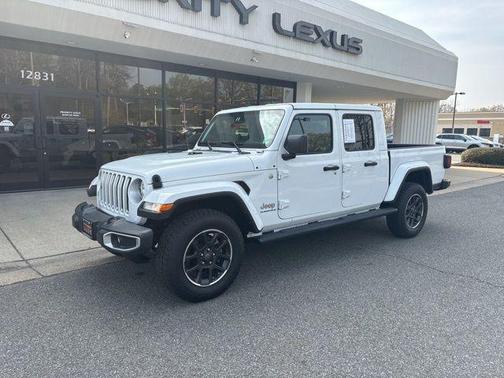 Bright White Clearcoat 2023 Jeep Gladiator Overland