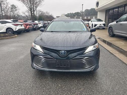 2020 Toyota Camry Hybrid XLE