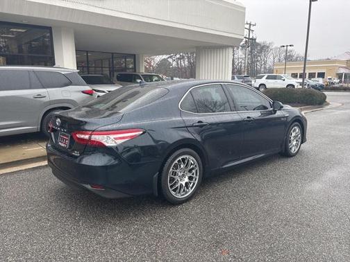 2020 Toyota Camry Hybrid XLE